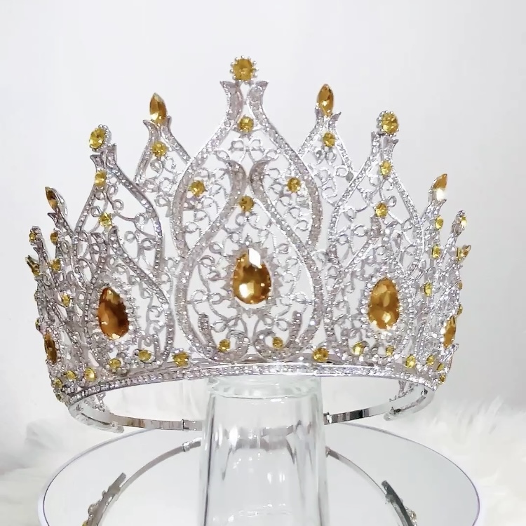 (พร้อมส่งจากไทย) มงกุฏ 115 สีเหลือง มงกุฎนางงาม มงกุฎเพชร มงกุฎประกวด สวยงามอลังการ ฐานมงวงกลมปรับได้ สินค้าพร้อมส่ง ไม่ต้องรอนาน งานพรีเมี่ยม