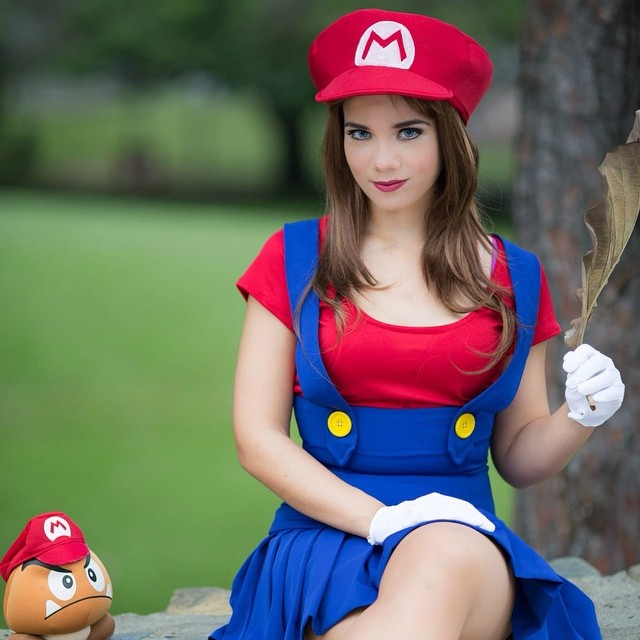 ชุดมาริโอ้หญิง