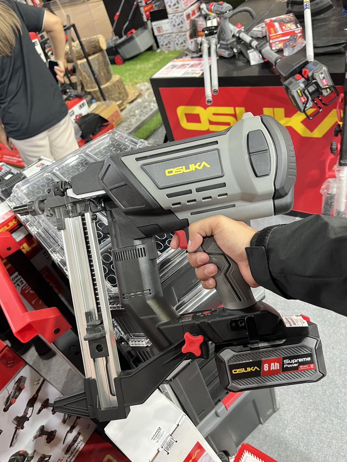 เครื่องยิงตะปูไร้สาย 20v OCCN944-Y1 OSUKA ครบชุดพร้อมแบต 8.0Ah Supreme Power