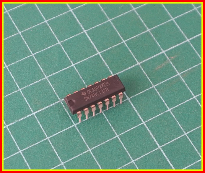 1x SN74HC132N ไอซี NAND-GATE Schmitt-Trigger ยี่ห้อ TEXAS INSTRUMENTS