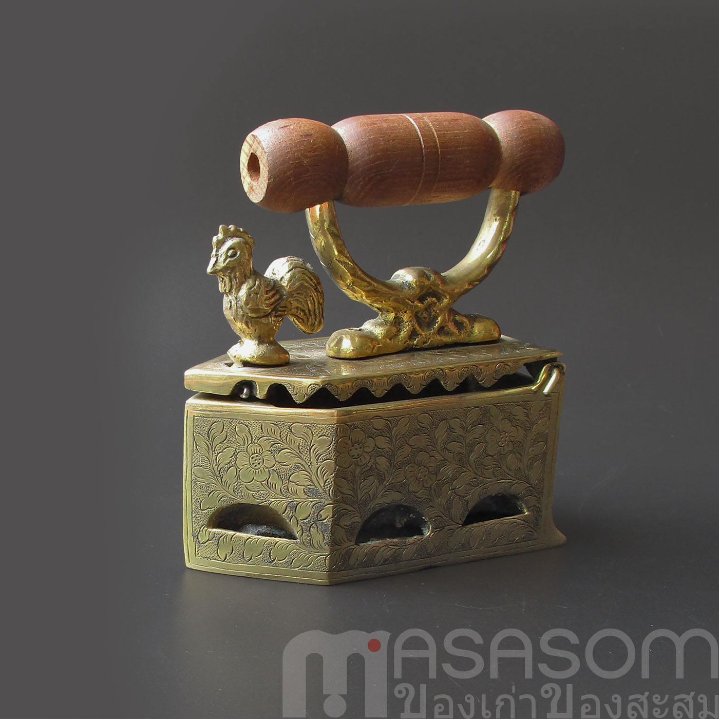 เตารีดทองเหลืองตอกลายขนาดเล็ก