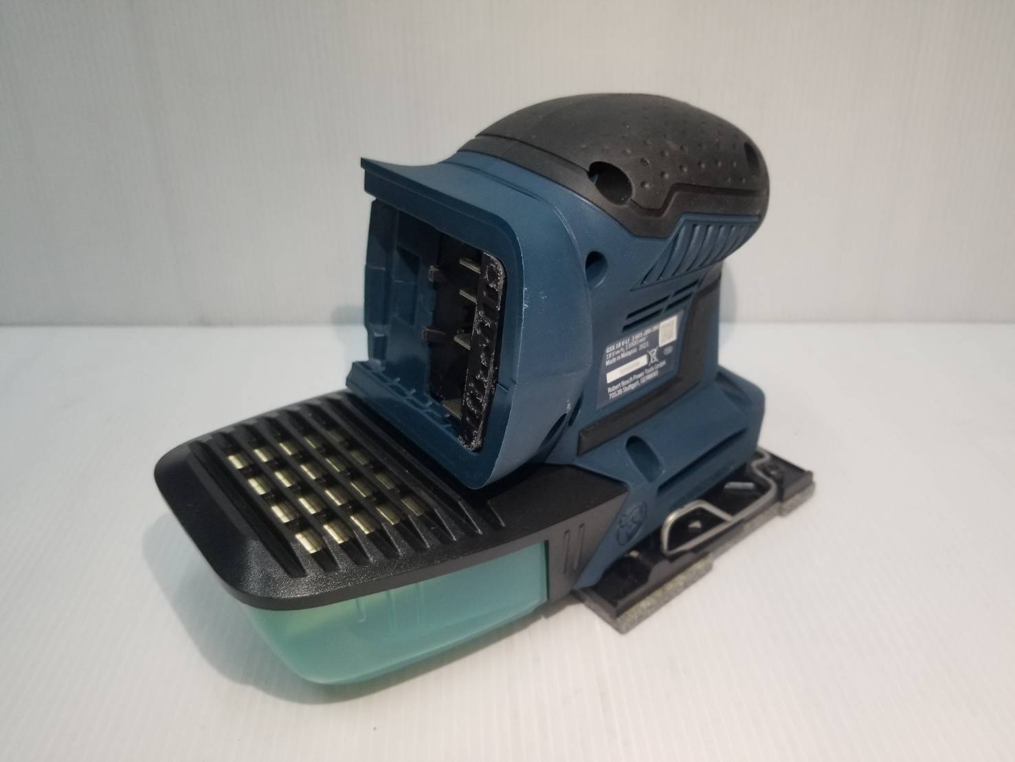 เครื่องขัดกระดาษทรายไร้สาย GSS18V-LI BOSCH Solo