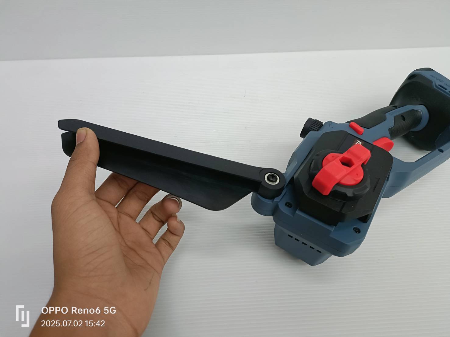 MASARU เลื่อยไฟฟ้าไร้สาย 8 นิ้ว 20V รุ่น SCS-410 เลื่อยตัดไม้ ใช้งานสวน เลื่อยโซ่ไร้สาย มอเตอร์ Brushless