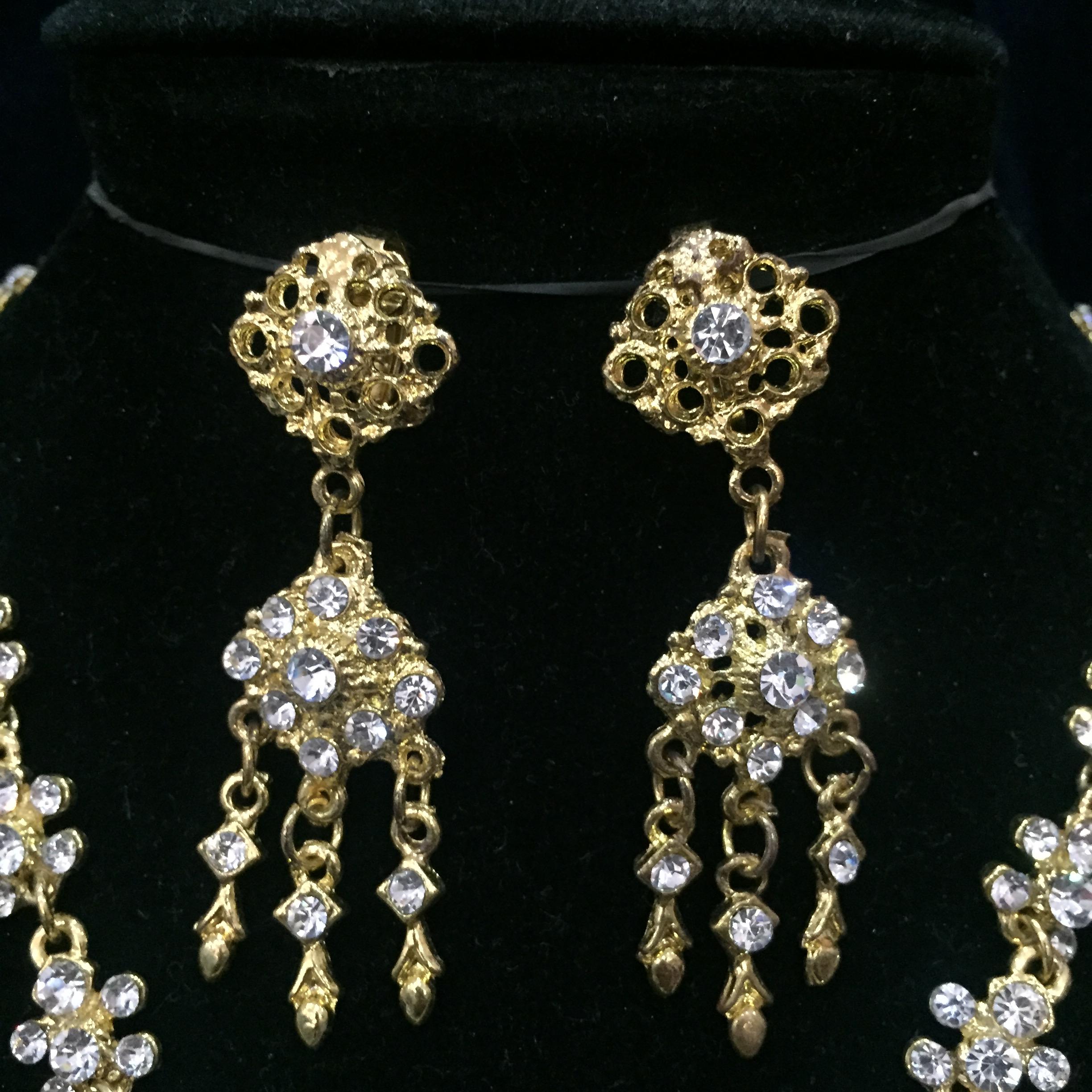 (พร้อมส่ง) เครื่องประดับไทยสร้อยคอ+ต่างหู 016 (มีตำหนิ)