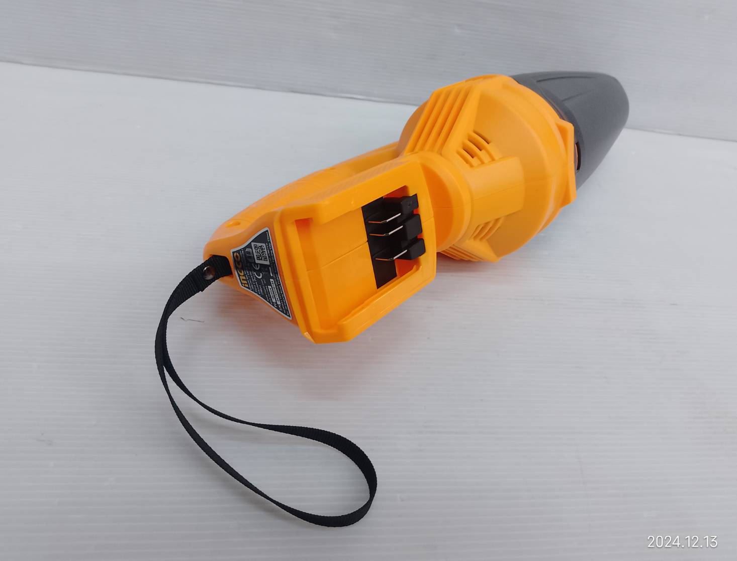 INGCO เครื่องดูดฝุ่นไร้สาย 20V CVLI201261 (ตัวเปล่า)