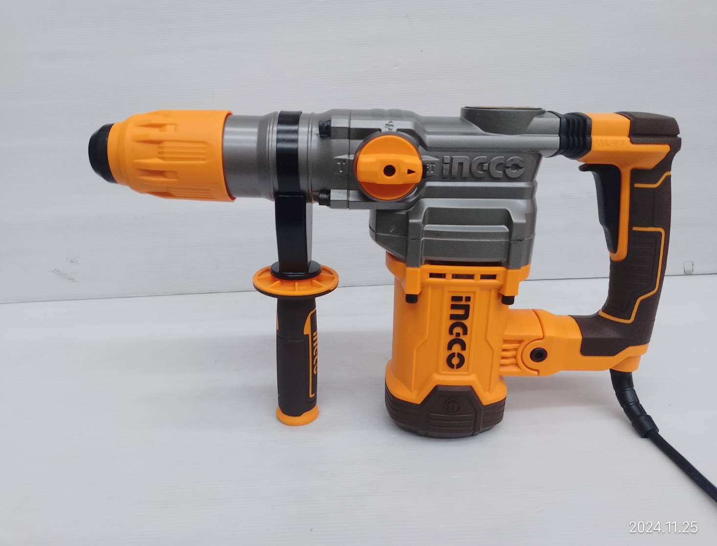 INGCO สว่านโรตารี่ 1600W Chipping Gun SDS-MAX RH1600388