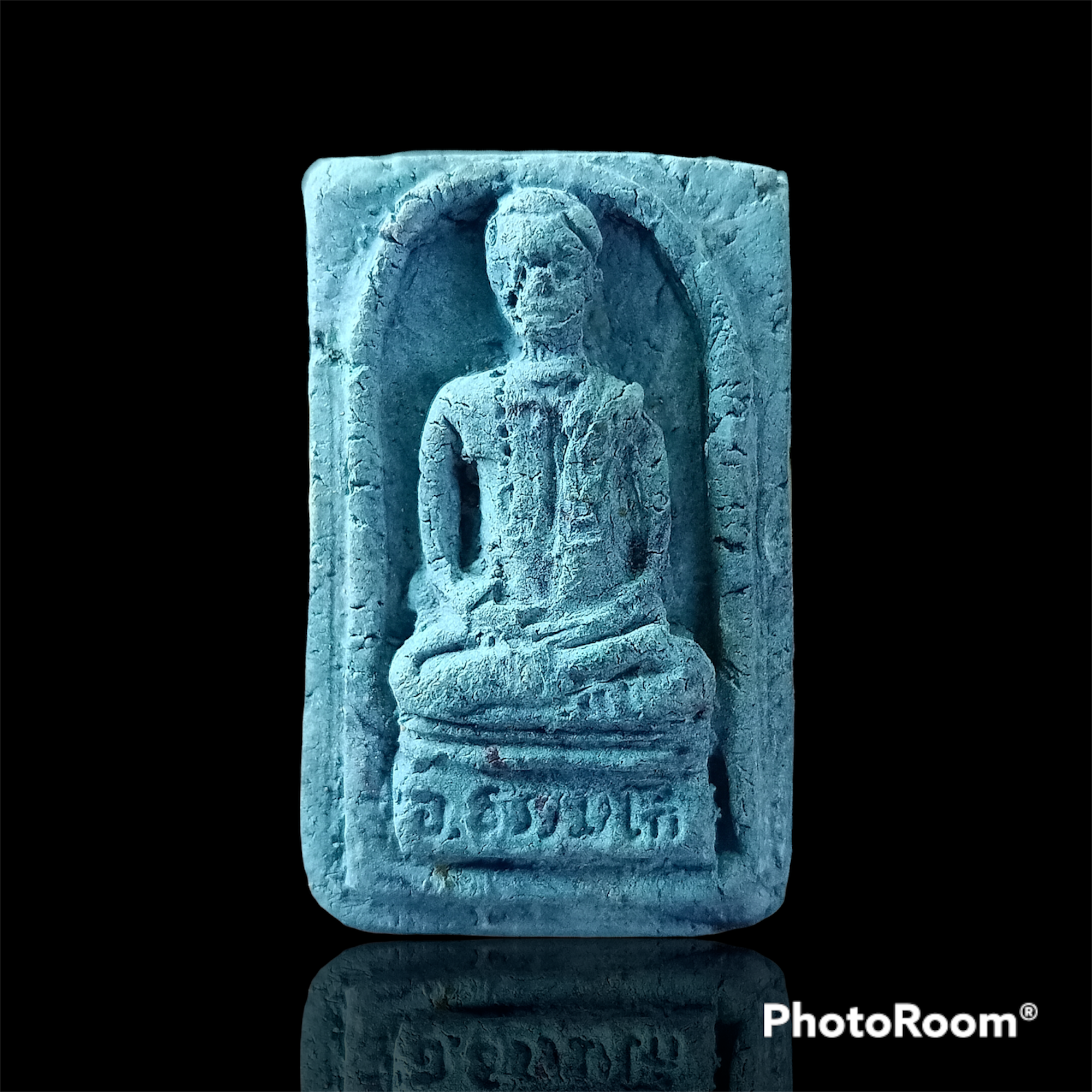 พระผงรูปเหมือนอ.ธรรมโก๋ จ.มหาเสน่ห์ เนื้อผงมวลสารสีฟ้า ผสมผงพรายและผงว่าน