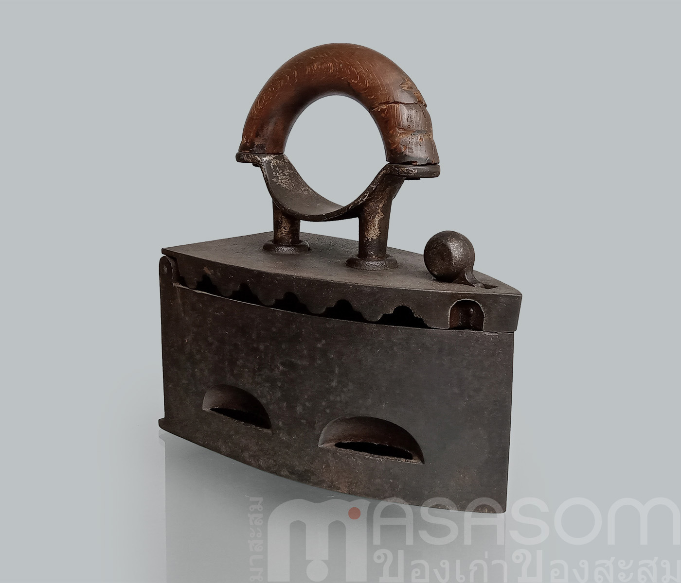 เตารีดเหล็กหล่อเก่ายุโรป