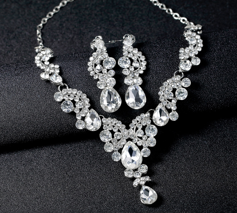 (พร้อมส่ง) สร้อยคอเพชร+ต่างหู 176 (เข็ม)