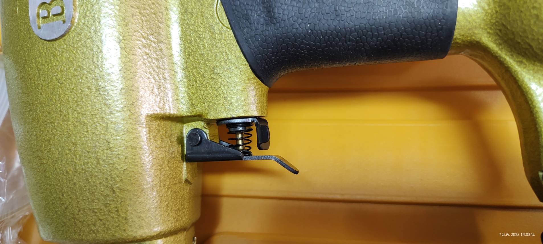 แม็กยิงตะปูลม ขาเดี่ยว F-50 BEC