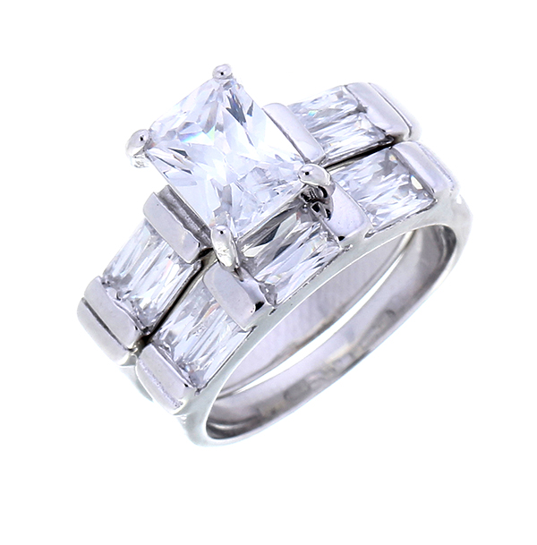 แหวนเพชรคู่ ประดับเพชรCZ แหวนเพชรเม็ดชูทรงสี่เหลี่ยม ตัวเรือนเงินแท้100% (เงินแท้92.5%) คู่กับแหวนแถวเพชรแทปเปอร์ ดีไซน์ใหญ่อลังการเพชรแวว วาวสวยใจจับใจ 1 set มี 2 วง สามารถใส่ เป็นคู่ หรือ แยก ใส่ได้ค่ะ