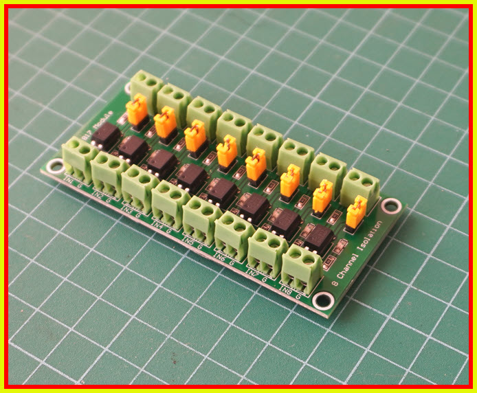 1x แผงวงจรออปโต้ PC817 แบบ 8 ช่องสำหรับลดแรงดัน