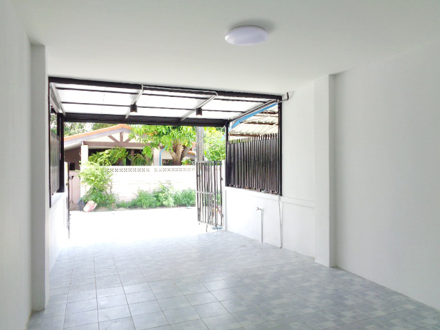 🚩H1143 ให้เช่าทาวเฮ้าส์ใหม่ 3ชั้น มีดาดฟ้า ใกล้รถไฟฟ้าสายสีชมพู สถานีเมืองทองธานี ห่างถนนแจ้งวัฒนะเพียง1 กม.