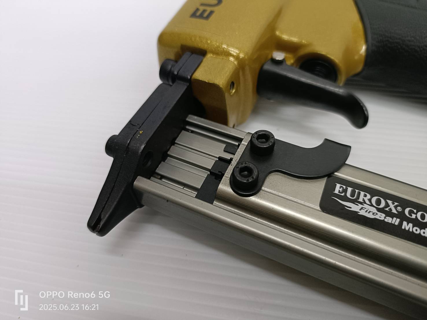 แม็กยิงตะปูลม หัวเข็ม P625 Eurox Gold