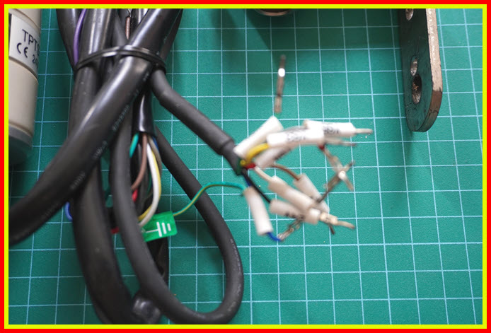 1x ไฟ LED เทาเวอร์ ยี่ห้อ tend รุ่น TPTS5-7 แรงดัน 24 V AC/DC