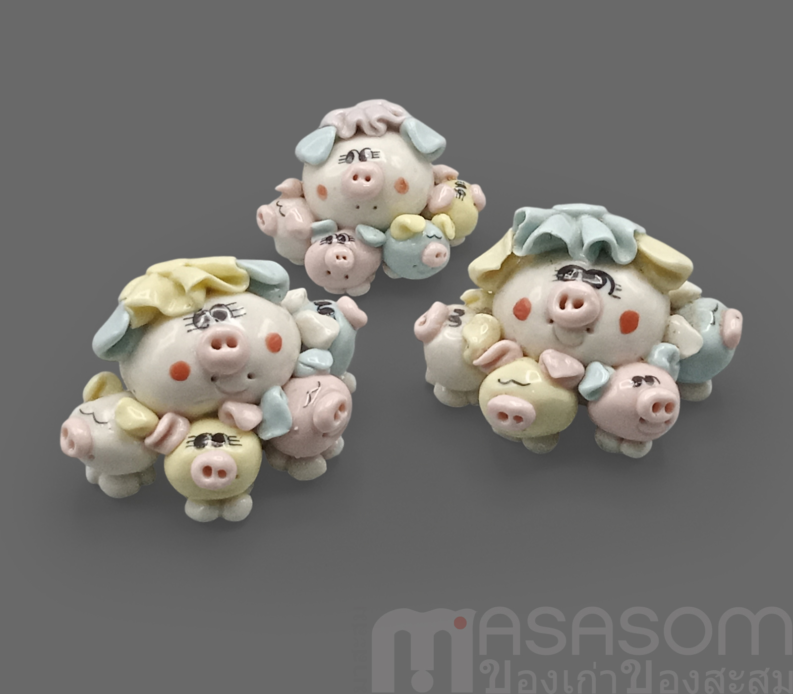 หมูครอบครัวเซรามิค