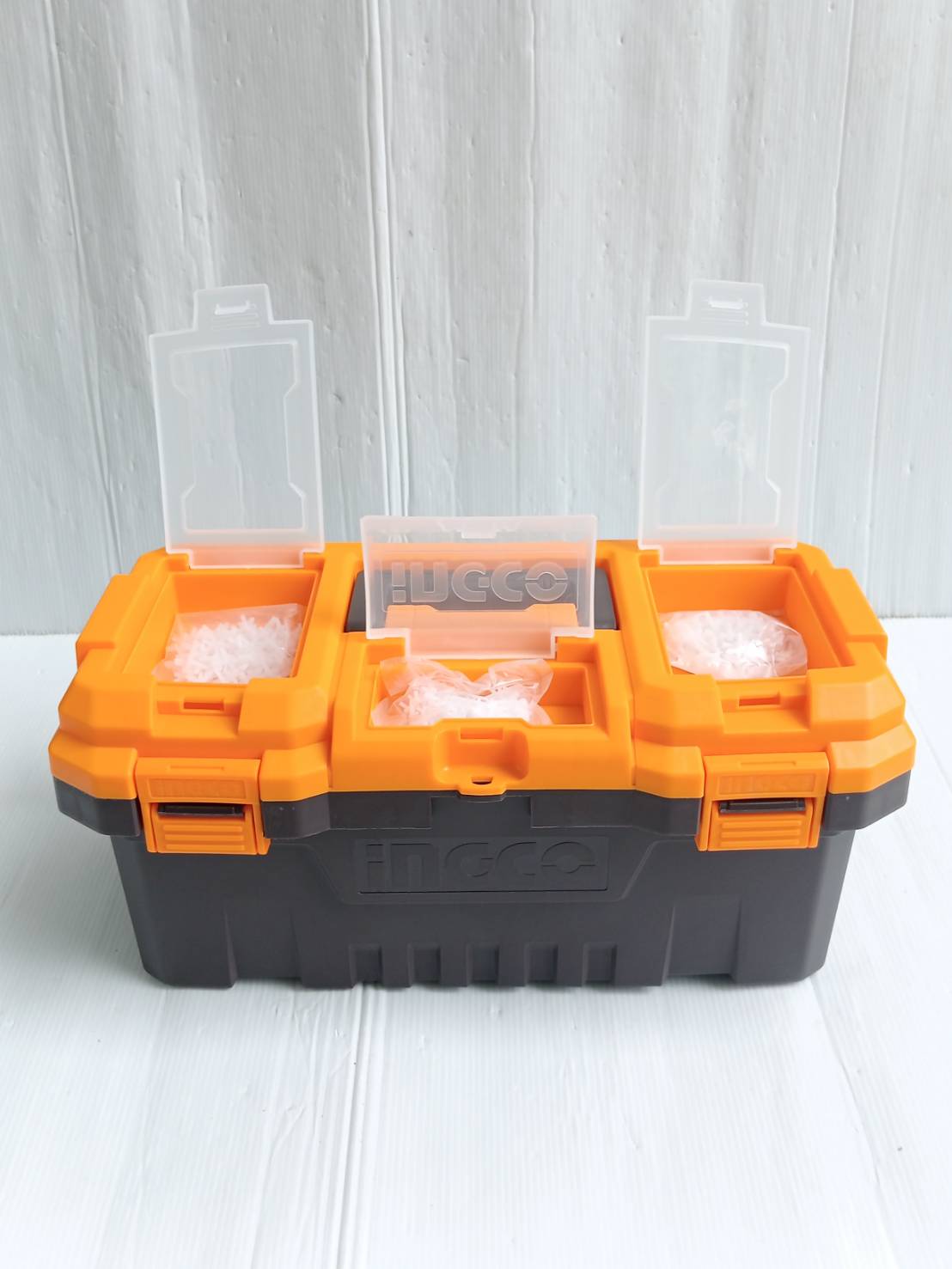 INGCO เครื่องดูดสั่นกระเบื้องไร้สาย 20 โวลต์ รุ่น CTVLI20018 แรงดูดกระเบื้องสูง 60 กก. รวมแบตเตอรี่และแท่นชาร์จ