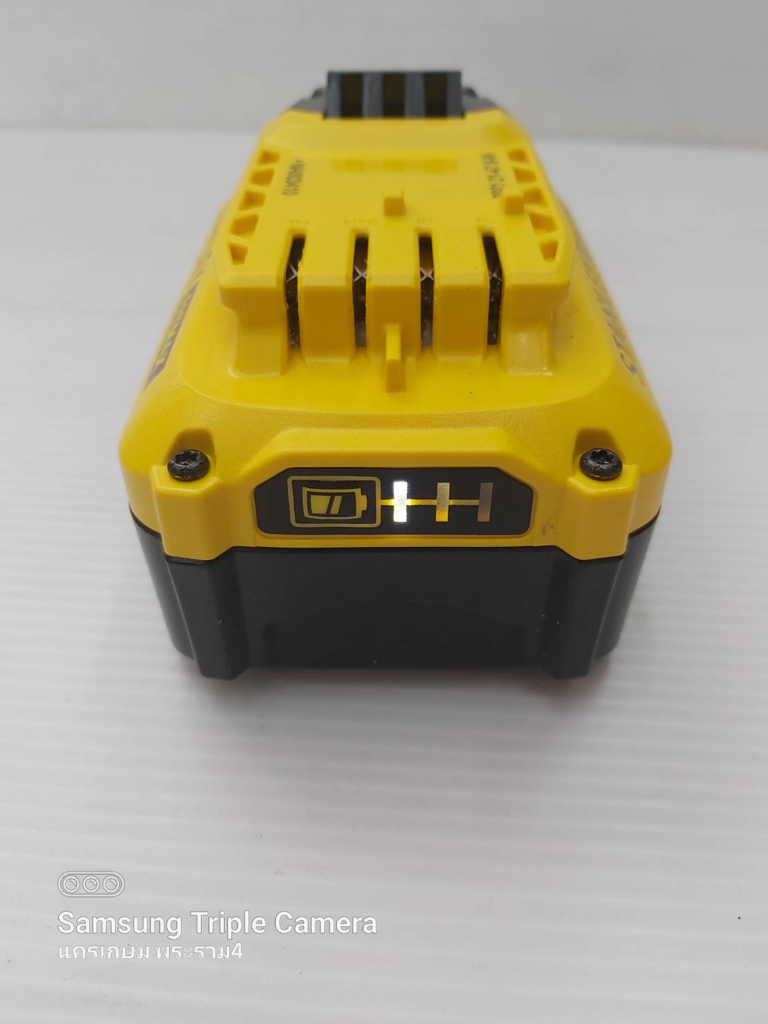 แบตเตอรี่ 20V /4A SB204 STANLEY