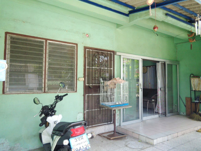 🚩H1252 ขายทาวน์โฮม 3ชั้น 26.5 ตารางวา หลังมุม หมู่บ้านวรารักษ์ ซอยเลียบคลองสอง27 ใกล้ซาฟารีเวิลด์ เขตคลองสามวา