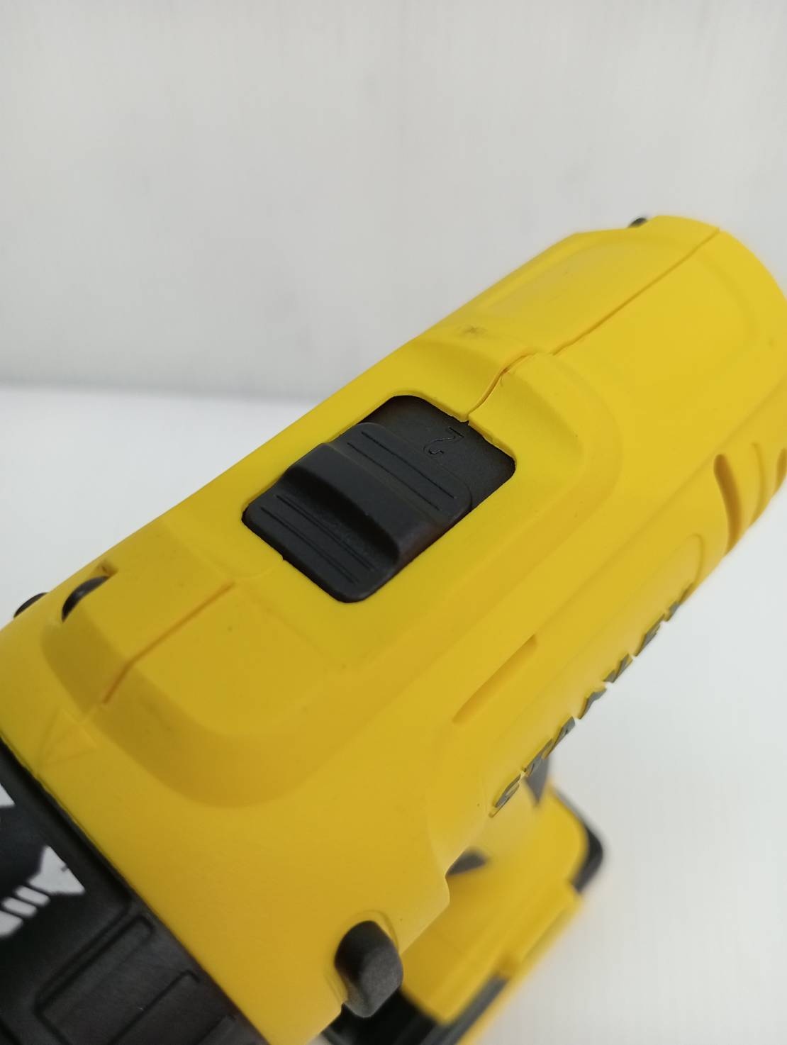 STANLEY รุ่น SCH121S2K-B1 สว่านกระแทกไร้สาย 12V Max พร้อมแบตเตอรี่ 1.5AH*2