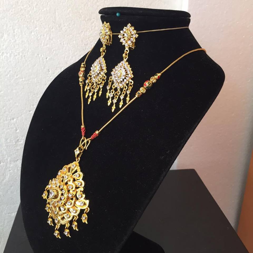 (พร้อมส่ง) เครื่องประดับไทยสร้อยคอ+ต่างหู 017