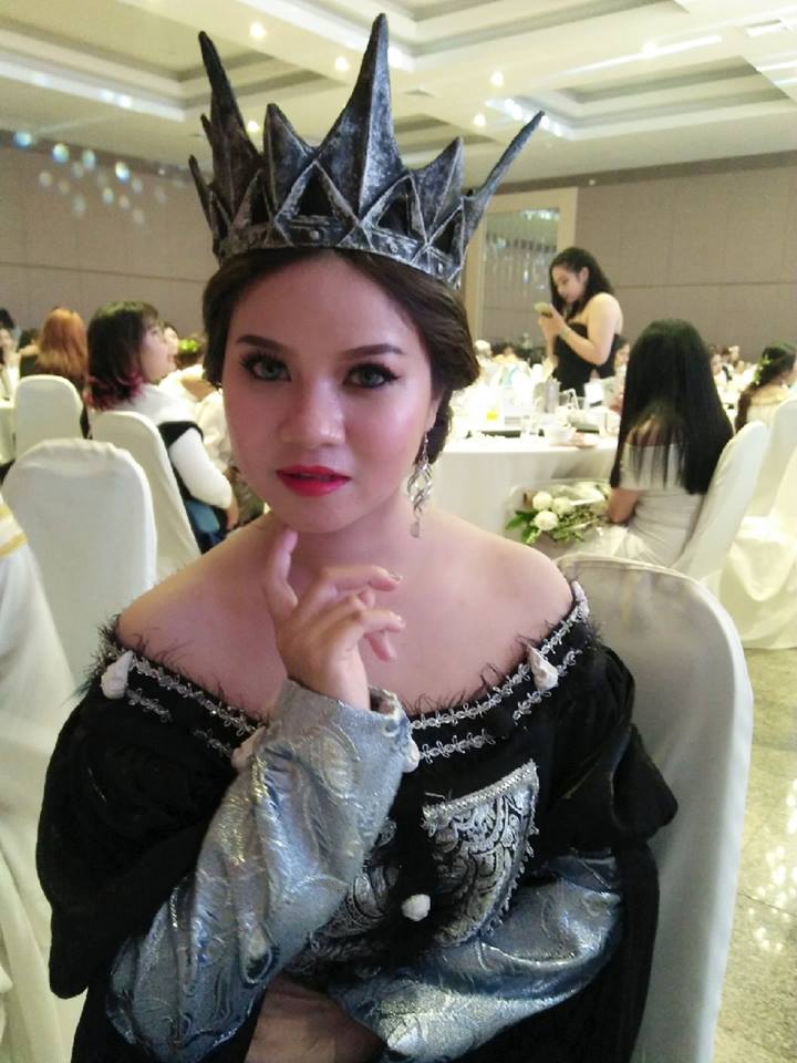 ชุดราชินีราเวนน่า