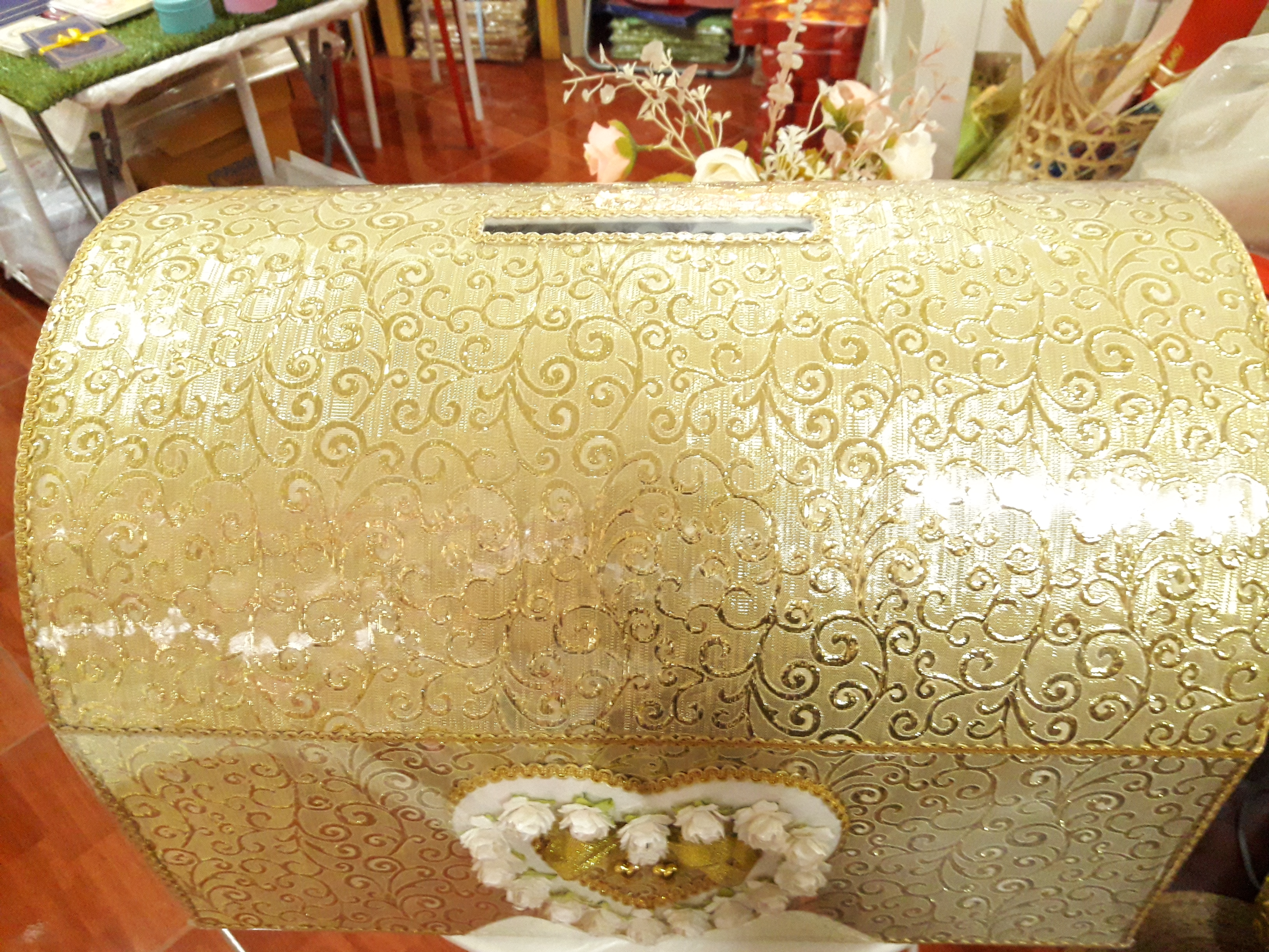 กล่องรับซองสีทอง ผ้าหนังลายนูน