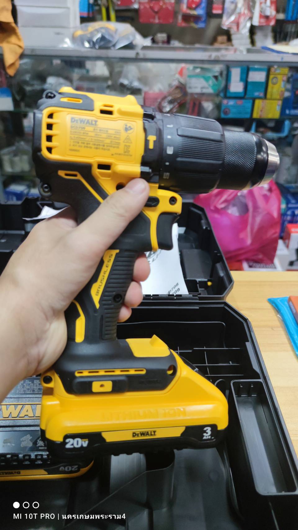 สว่านกระแทกไร้สาย20V DCD709L2 DEWALT