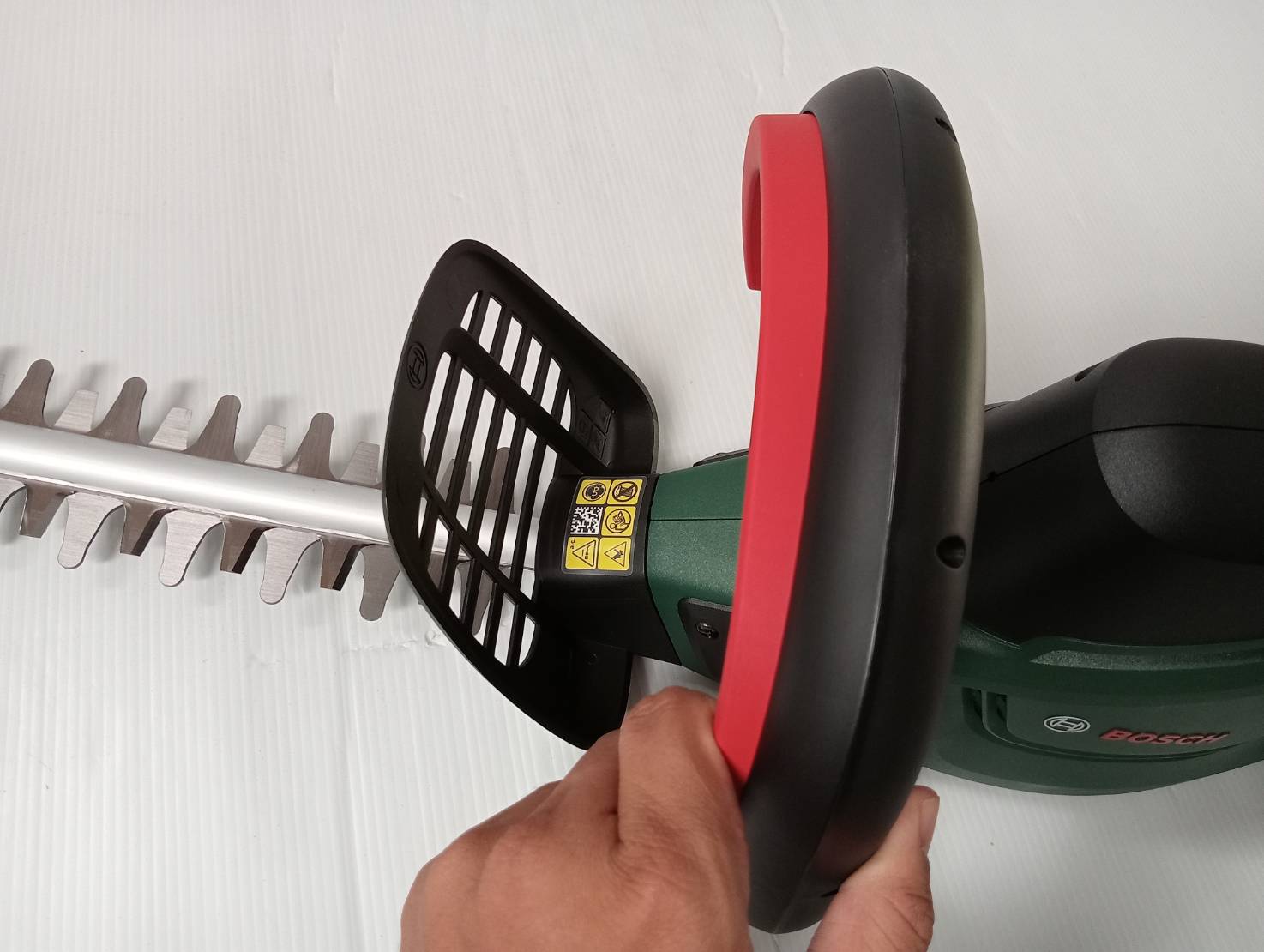 เครื่องตัดแต่งกิ่งไม้20" UniversalHedgeCut50 BOSCH