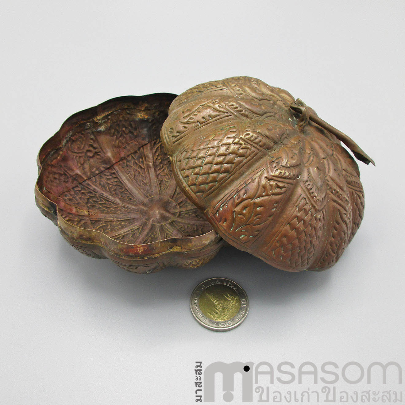 ตลับทองแดงรูปฟักทอง