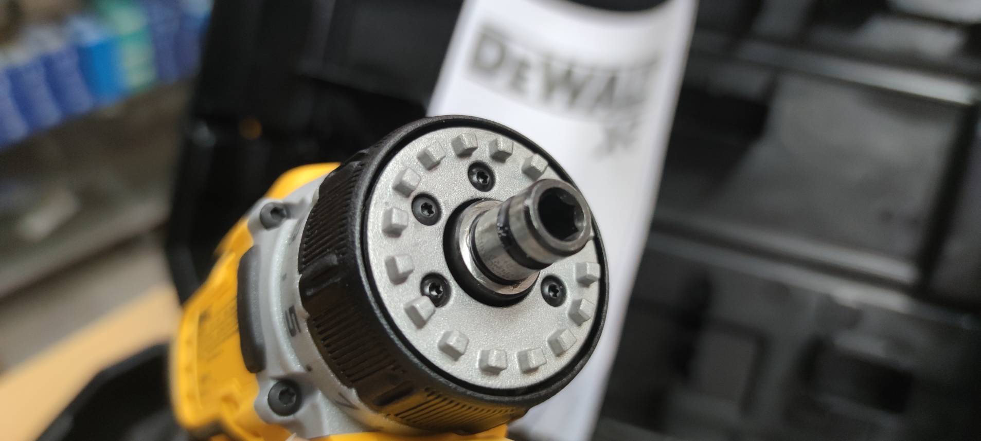 สว่านไร้สาย12V เปลี่ยนหัวได้5in1 DCD703D2 DEWALT