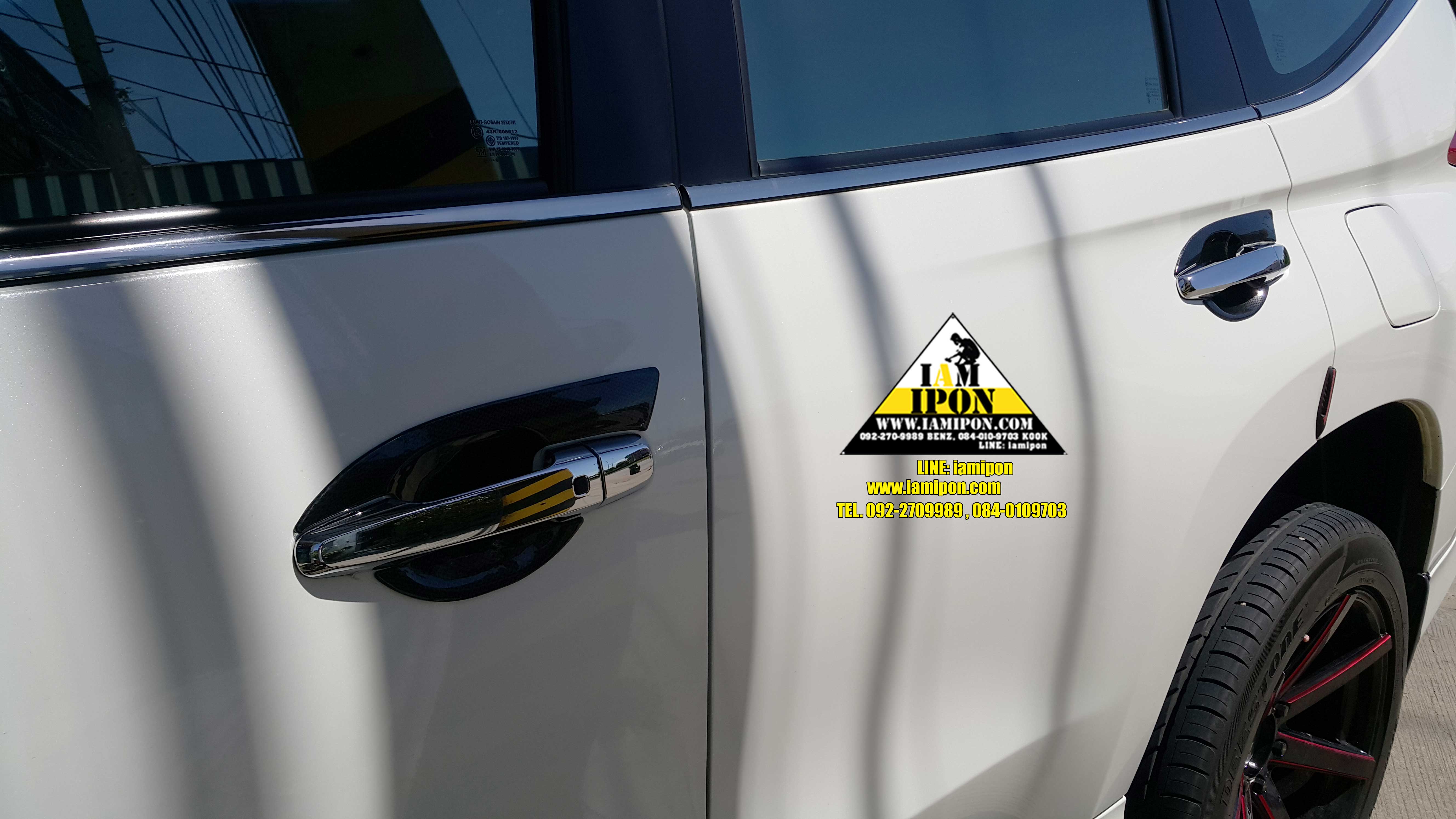 PLATE DOOR HANDLE PAJERO 2009-2016 CARBON เบ้ารองมือเปิดคาร์บอนปาเจโร่สปอร์ต 2009-2016