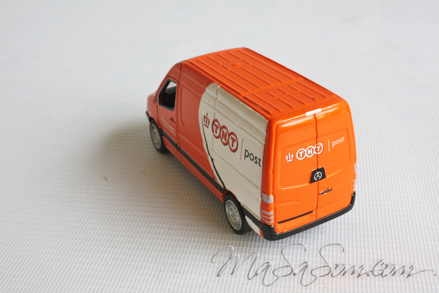 โมเดลรถส่งของ