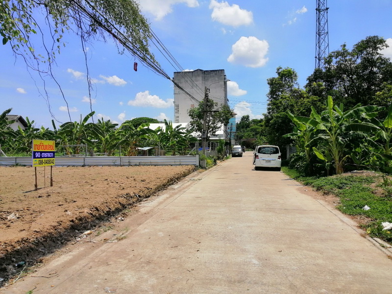 H1066 ขายด่วน ที่ดินถมแล้ว 90 ตร.วา อยู่ซอยงามวงศ์วาน31 แยก16 ใกล้พันธ์ทิพย์ งามวงศ์วาน ที่สวย กว้าง 22 เมตร ลึก 15 เมตร เข้าออกถนนประชาชื่นได้