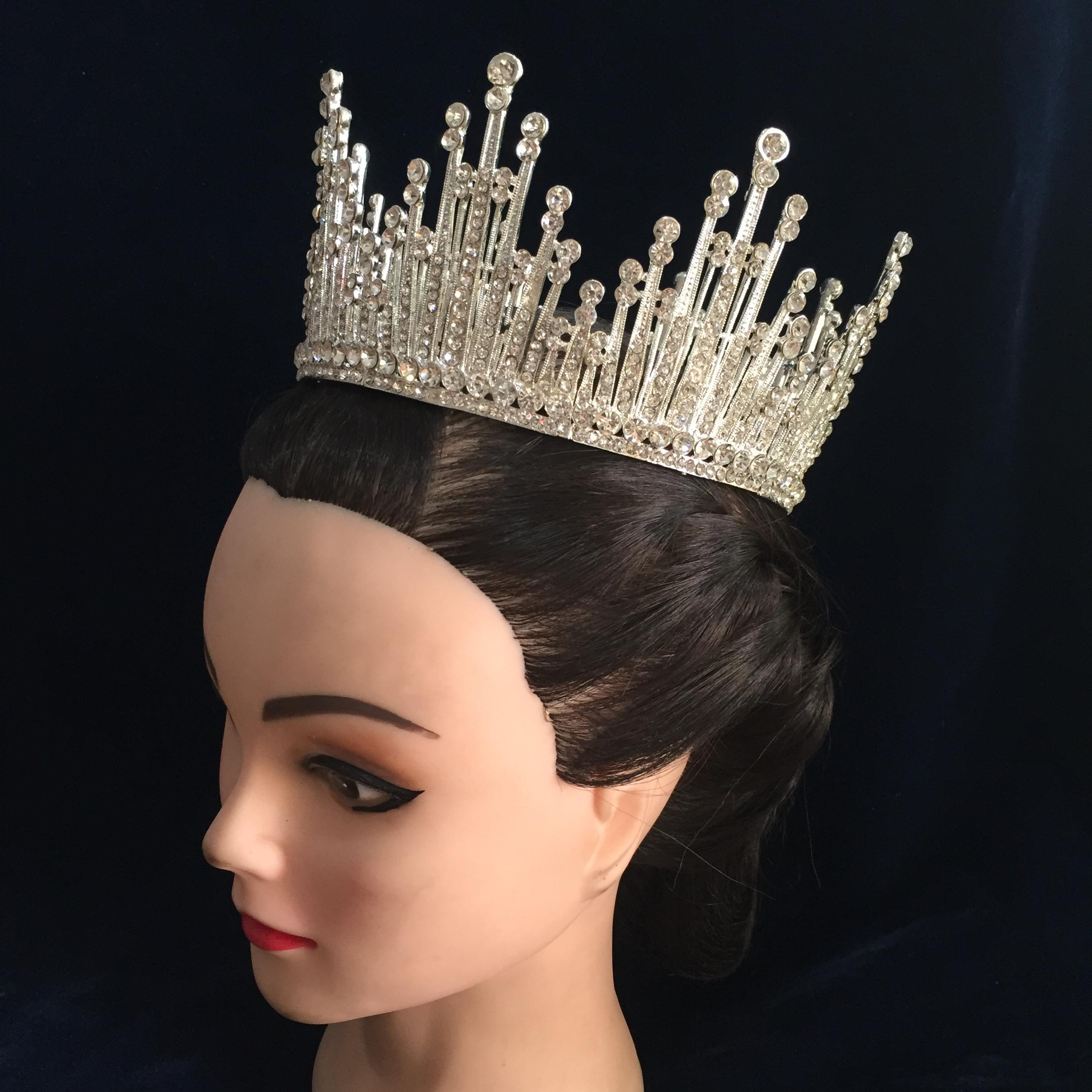 (พร้อมส่ง) มงกุฎ 037 สีเงิน รุ่นเพชร มงกุฎนางงาม มงกุฎประกวด งานสวย งานคุณภาพ