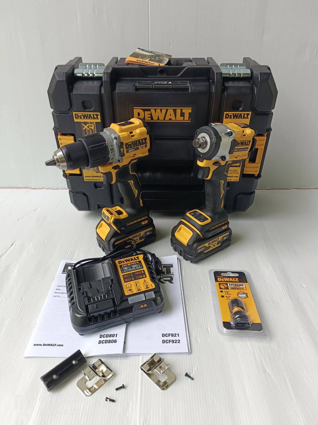 DEWALT รุ่น DCZ294P2GTA-B1 ชุดคอมโบ้สว่านกระแทกและบล็อกกระแทกไร้สาย