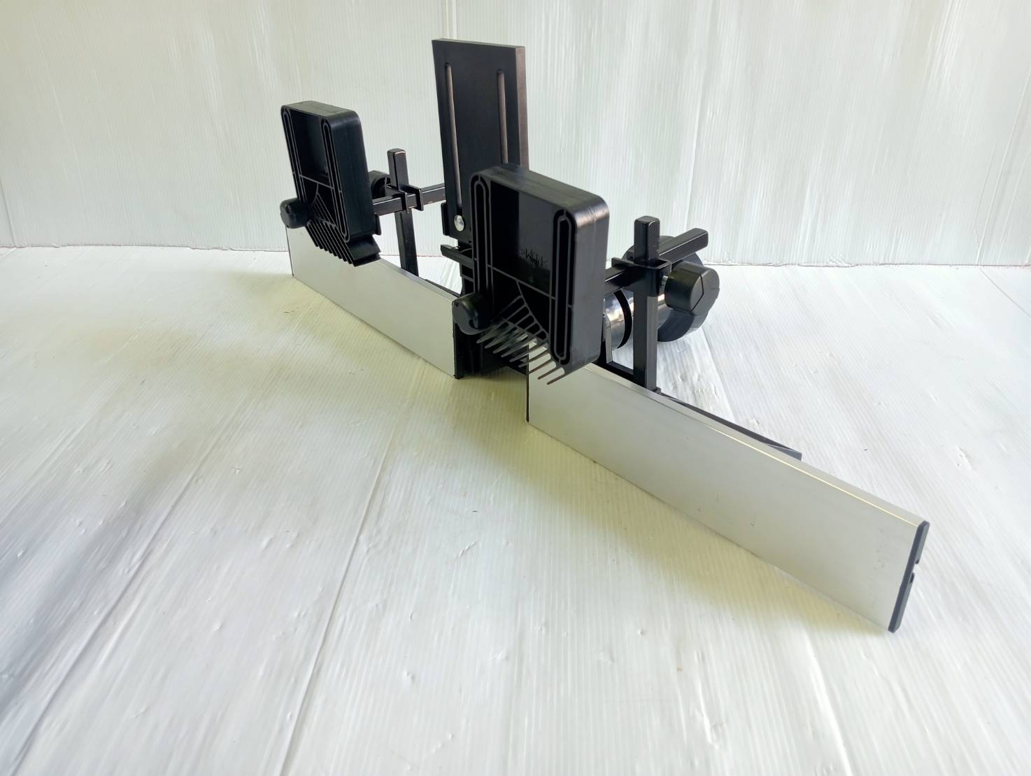 โต๊ะเร้าเตอร์พร้อมมอเตอร์ HF60 SCHEPPACH