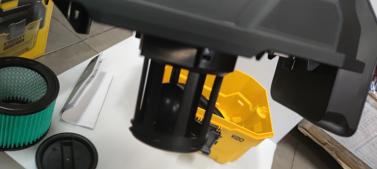 เครื่องดูดฝุ่นไร้สาย20V รุ่น SCV002-B2 STANLEY พร้อมชุดแบต