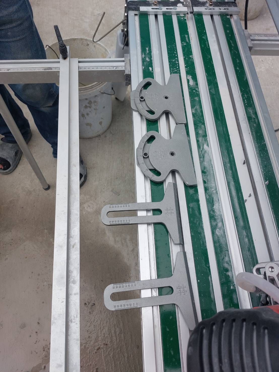 โต๊ะตัดกระเบื้อง1.2 ม.พร้อมขาตั้ง. 9232 POLO