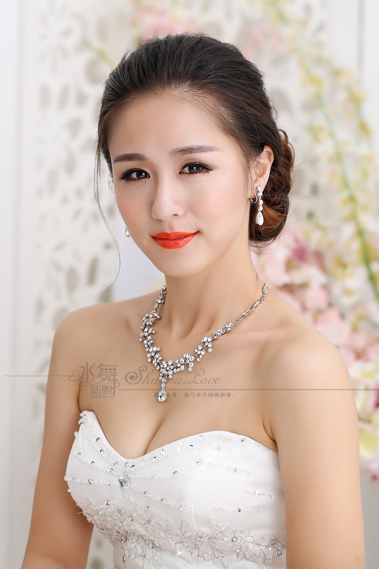 (พร้อมส่ง) สร้อยคอเพชร+ต่างหูแบบเข็ม 005 สร้อยคอเจ้าสาว สร้อยคอใส่ออกงาน สวยหรูดูแพง