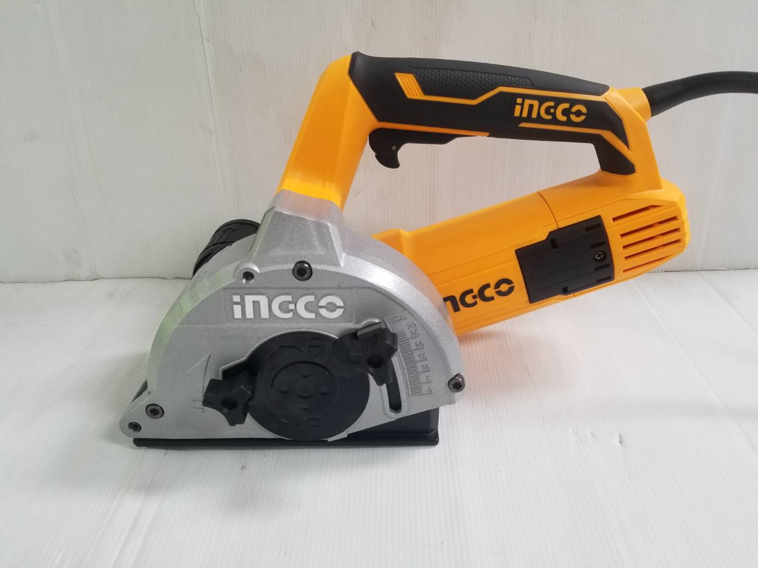 เครื่องเซาะร่องคอนกรีต4" WLC15008 INGCO