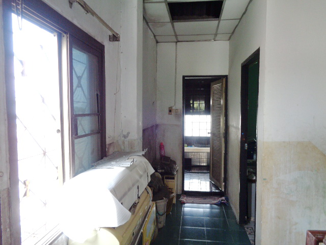 H1158 ขายด่วน ทาวนเฮ้าส์ 2 ชั้น 25 ตร.วา หมู่บ้านเสรี อ่อนนุช ซอยอ่อนนุช70/1 แยก2-2 แขวงประเวศ เขตประเวศ กรุงเทพฯ ขายถูกตามสภาพ