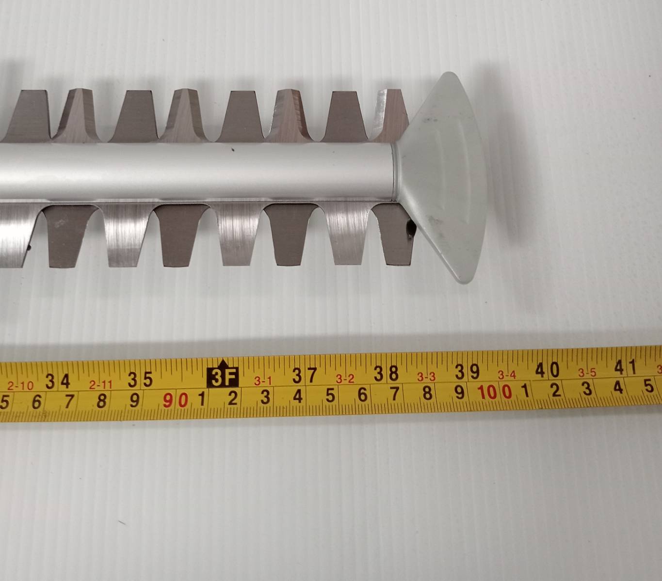 เครื่องตัดแต่งกิ่งไม้20" UniversalHedgeCut50 BOSCH