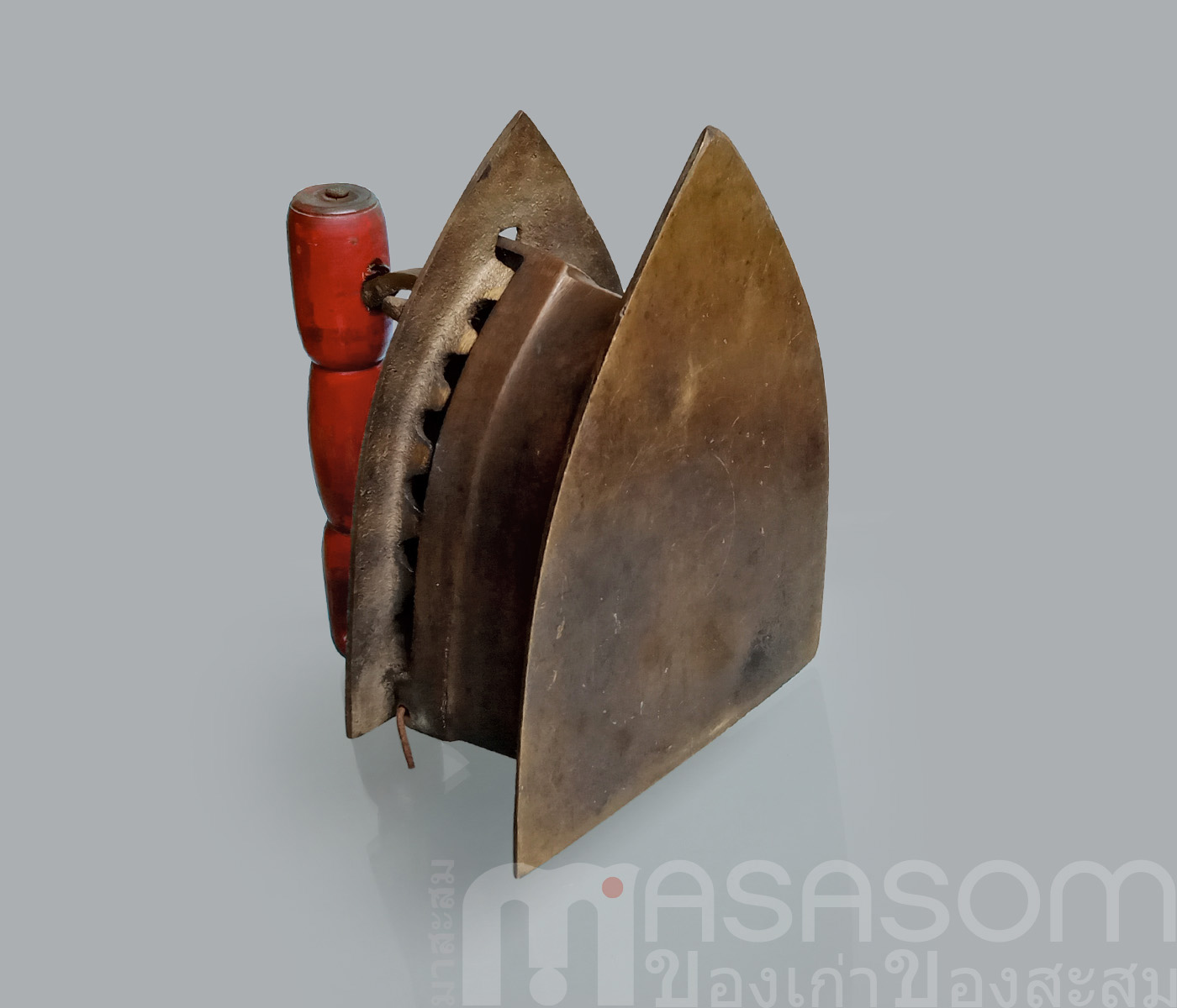 เตารีดผีเสื้อทองเหลืองโบราณ