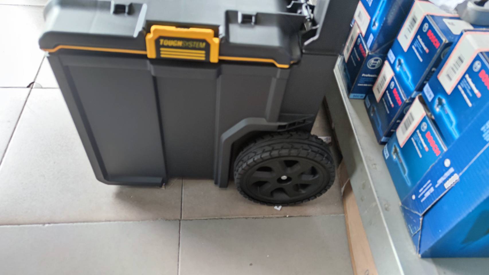 กล่องใส่เครื่องมือ+ถาด+มีล้อ DWST83295-1 DEWALT TOUGHSYSTEM2.0