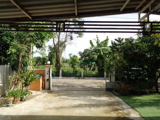 H1200 ขายบ้านเดี่ยว หมู่บ้านนันท์นลิน ปาร์คโอม เฟส1 75 ตร.วา อยู่ถนนคู้คลองสิบ หนองจอก กรุงเทพฯ ทำเลดี หน้าบ้านโล่ง ตรงข้ามถนนเป็นคลอง