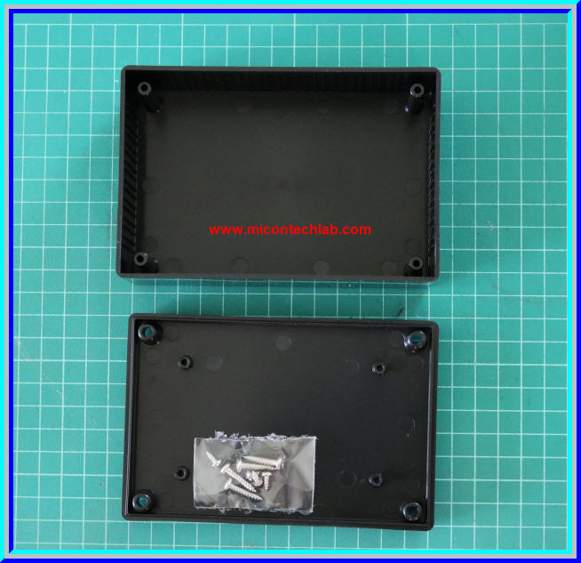 1x กล่องพลาสติกสีดำ B-02 ขนาด 133x90x50 มม.