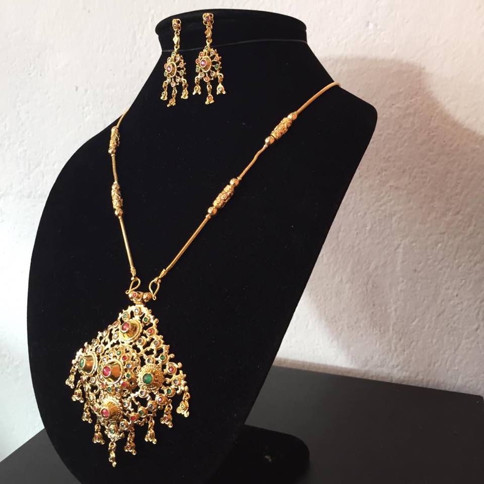 (พร้อมส่ง) เครื่องประดับไทยสร้อยคอ+ต่างหู 034