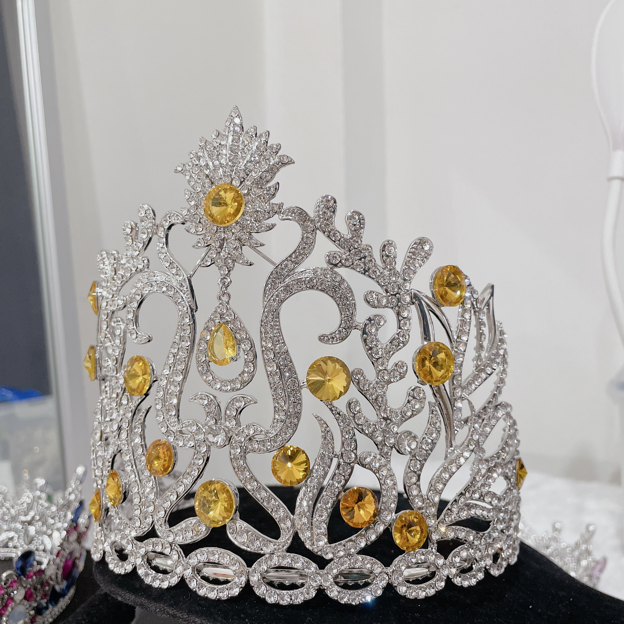 (พร้อมส่งจากไทย) มงกุฏ 111 สีเหลือง มงกุฎเพชร มงกุฎประกวด สินค้าพร้อมส่ง ไม่ต้องรอนาน งานพรีเมี่ยม