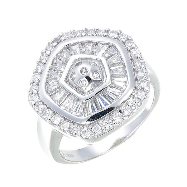 แหวนผู้ชาย ประดับเพชรCZ แหวนทรงห้าเหลี่ยม แหวนเพชรชายวงนี้มีสไตล์เป็นเอกลักษณ์ ไม่เหมือนใคร ตัวเรือนส่องประกายเพชรระยิบระยับเต็มนิ้วทั้งวง เหมาะกับท่านชายที่มีรสนิยมสูง หรูหรา มีเอกลัษณ์